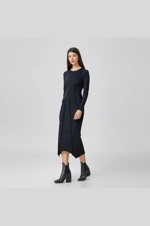 S.J. Jurk met asymmetrische structuurlijnen