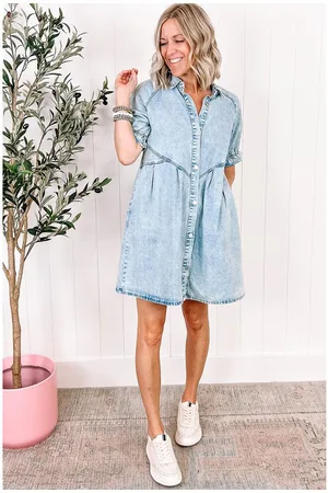 Azura Exchange Beau Blue Mineral Wash Gerimpelde Korte Mouw Knopsluiting Denim Jurk
