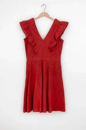 Sissy-Boy Donkerrode jurk met broderie en ruffles