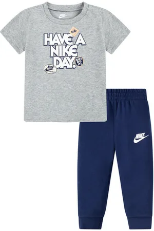 Nike T-shirt en joggingpak voor babyjongens SOA Fleece