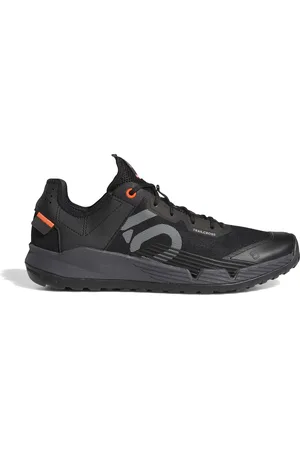 adidas Schoenen