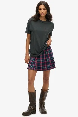Superdry Vrouwen Oversized Verwassen Essential T-shirt met Borstzak Grootte: XL