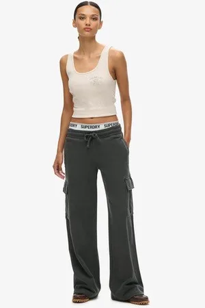 Superdry Vrouwen Athletic Essentials Vintage Cargo Joggingbroek met Wijde Pijpen Grootte: 42
