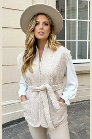 Fashion Musthaves Bouclé Gilet Met Ceintuur