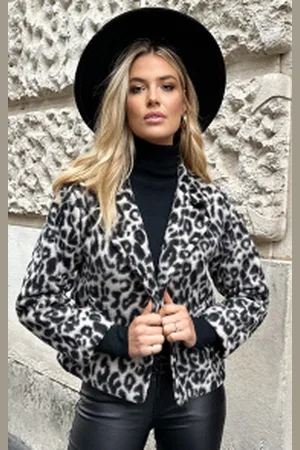 Fashion Musthaves Leopard Woven Short Jacket