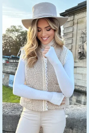 Fashion Musthaves Gilet Pocket Teddy Lace Detail
