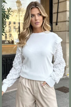 Fashion Musthaves Roses Ruffle Sleeve Sweater Off White