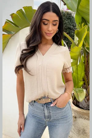 Fashion Musthaves Lace Detail Top