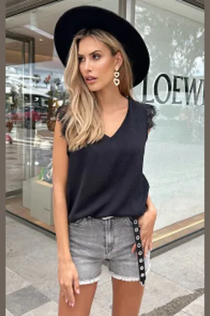 Fashion Musthaves Kanten V-hals Top Milaan