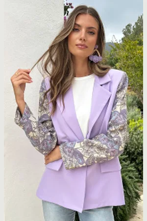 Fashion Musthaves Flower Sleeve Blazer