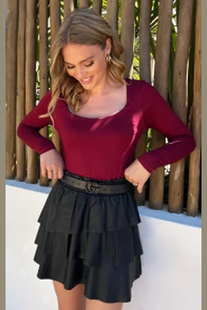 Fashion Musthaves Long Sleeve Square Neck Burgundy