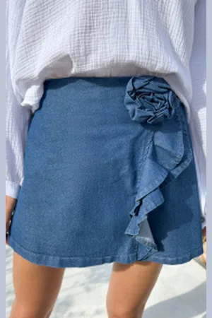 Fashion Musthaves Flower Detail Skort Denim