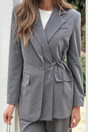 Fashion Musthaves Detailed Strik Blazer