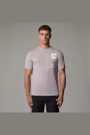 The North Face Foundation-t-shirt Met Bergcoördinatenprint Voor Heren male