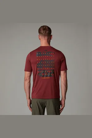 The North Face Foundation-t-shirt Met Bergprint Voor Heren male