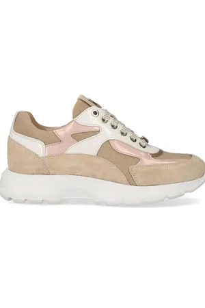 Footnotes 91.002 Sneakers