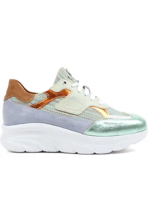 Footnotes 26.003 K Sneakers