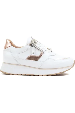 Footnotes 31.007 Sneakers