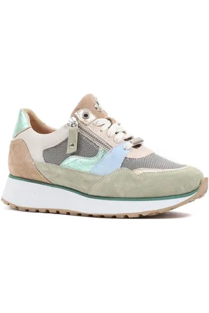 Footnotes 31.007 Sneakers