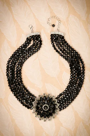 Lovely Audrey Jet Flower ketting in zwart en zilver