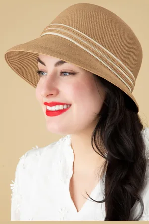 Bronté Diana Straw Cloche hoed in zand