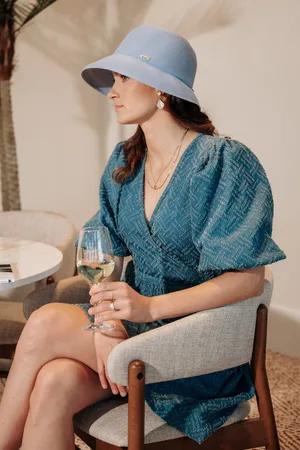 Bronté Zoey Straw Cloche hoed in zacht lavendel