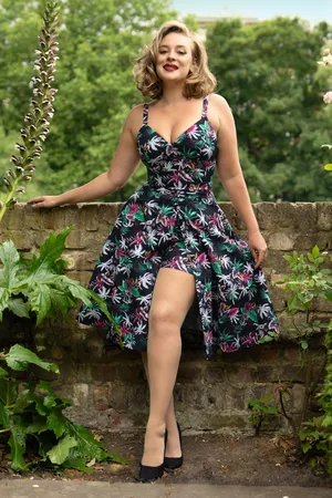 Bunny The Cindy Tropical playsuit met overrok in zwart