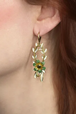 Urban Hippies Prosper oorbellen in goud en vintage groen