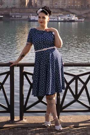 Vintage Chic Hilly Hearts swing jurk in marineblauw