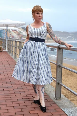 Miss Candyfloss Arden Lee Striped swing jurk in navy en wit