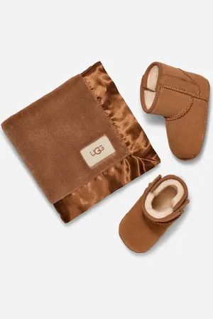 UGG ® Classic-laars en knuffeldekentje in Brown, Maat 23.5, Suede