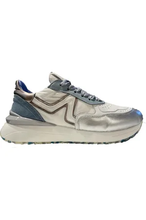 ACCADEMIA Sneakers