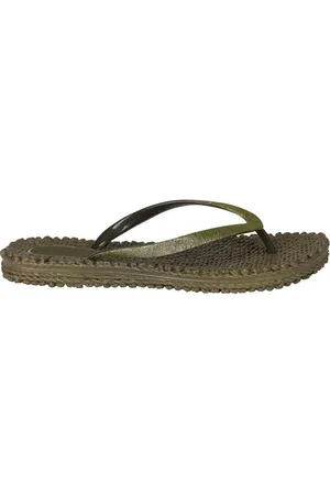 Ilse Jacobsen Cheerful01 410 army