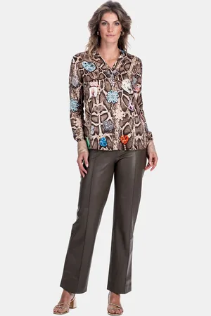 MUCHO GUSTO Zijden blouse blouse monza met slangenprint en kleurrijke broches