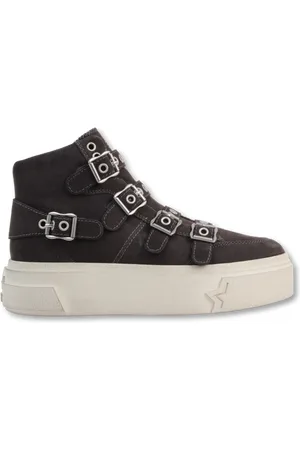 Ash Starmoon buckle