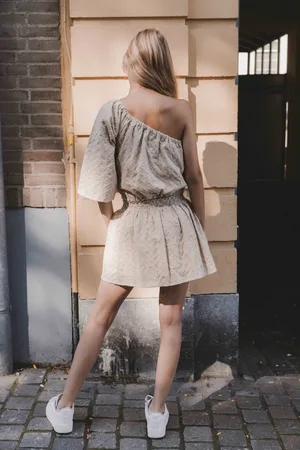 LOOXS Revolution One shoulder blouse biscuit voor meisjes in de kleur