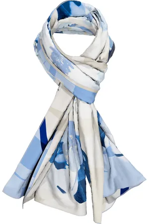 Frank Walder Shawl s52103770