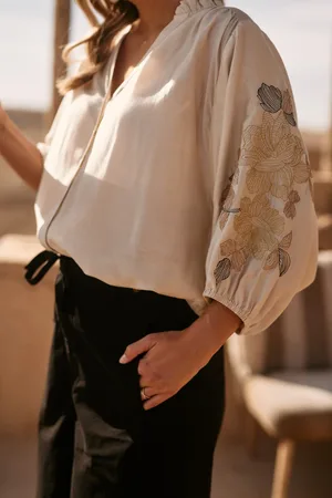 NUKUS Nks02097 17 tina blouse embroidery off white