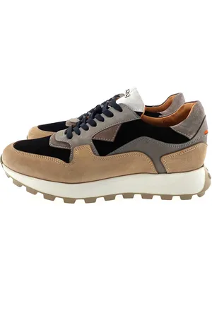 H32 37478 sneakers