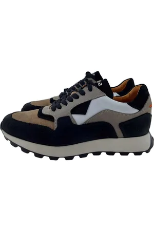 H32 37478 sneakers