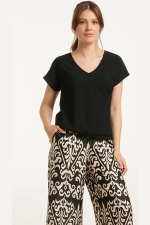 Smashed Lemon 25120 stretchy crinkle top met v-hals |