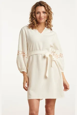 Smashed Lemon 25195 off white jurk met geborduurde mouwen | sand-off