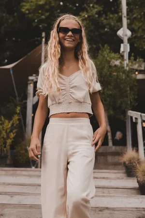 LOOXS Revolution Top viscose / linnen zand voor meisjes in de kleur