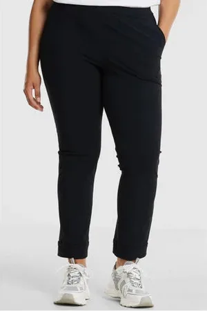 Plus Basics Slim fit broek van travelstof