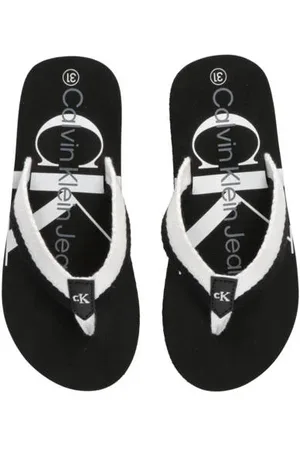 Slippers en Flipflops in maat 35 voor jongens SALE Slippers en Flipflops in maat 35 voor jongens in de uitverkoop KLEDING