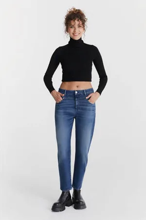 Cup of Joe denim Mom jeans Victoria