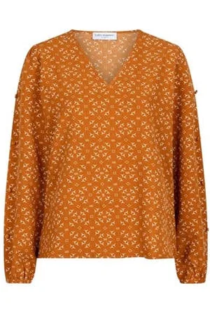 lofty manner Top