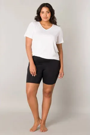 Base Level High waist regular fit short Yanissa