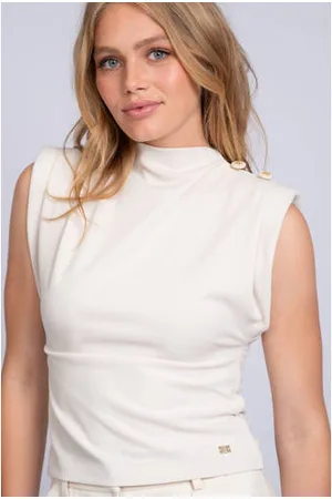 NIKKIE. Top