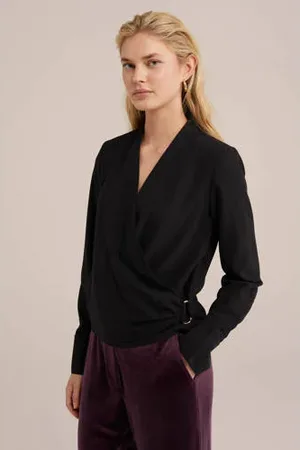WE Fashion Overslag blouse met gesp zwart